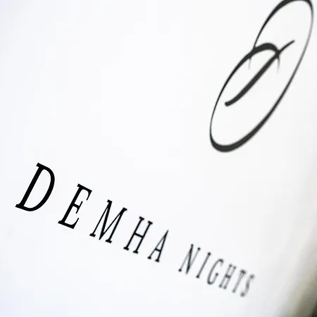 Villa Centre 3 Bedroom House - Family & Business - Demha Nights Birmingham