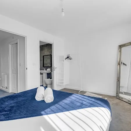 Villa Centre 3 Bedroom House - Family & Business - Demha Nights *