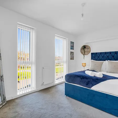 Villa Centre 3 Bedroom House - Family & Business - Demha Nights *