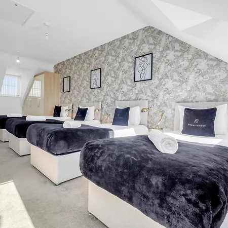 Centre 3 Bedroom House - Family & Business - Demha Nights Villa *