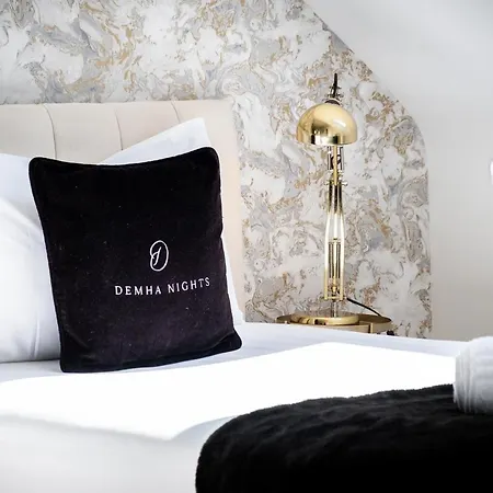 Centre 3 Bedroom House - Family & Business - Demha Nights * Birmingham