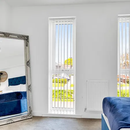 Centre 3 Bedroom House - Family & Business - Demha Nights Villa Birmingham